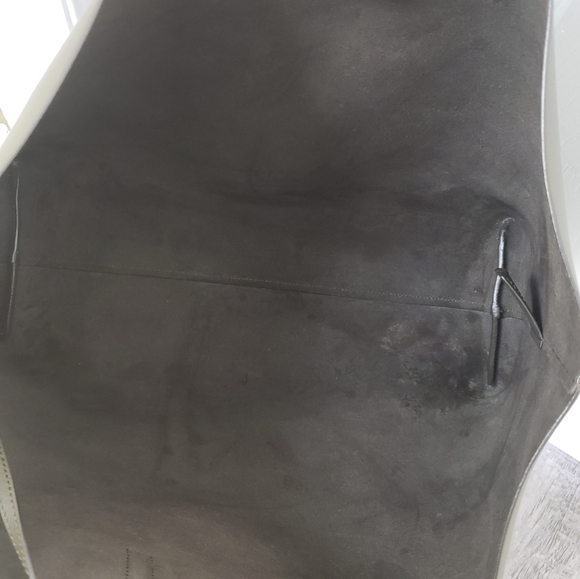 ***SOLD***Saint Laurent Large Leather Shopper Tote in Khaki - Picture 10 of 16